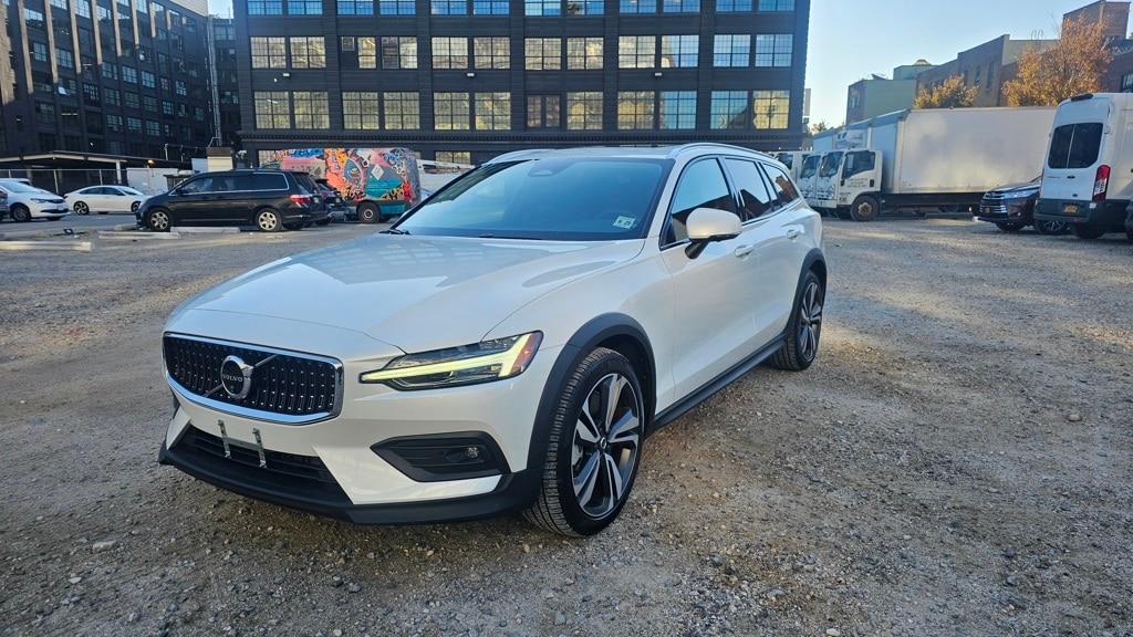 2024 Volvo V60 Cross Country