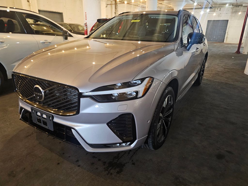 2026 Volvo XC60 B5 Plus Dark AWD's photo
