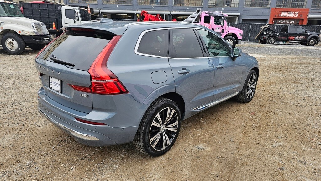 2023 Volvo XC60 B5 Plus photo 4