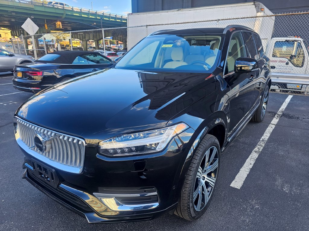 2025 Volvo XC90 Plug-In Hybrid