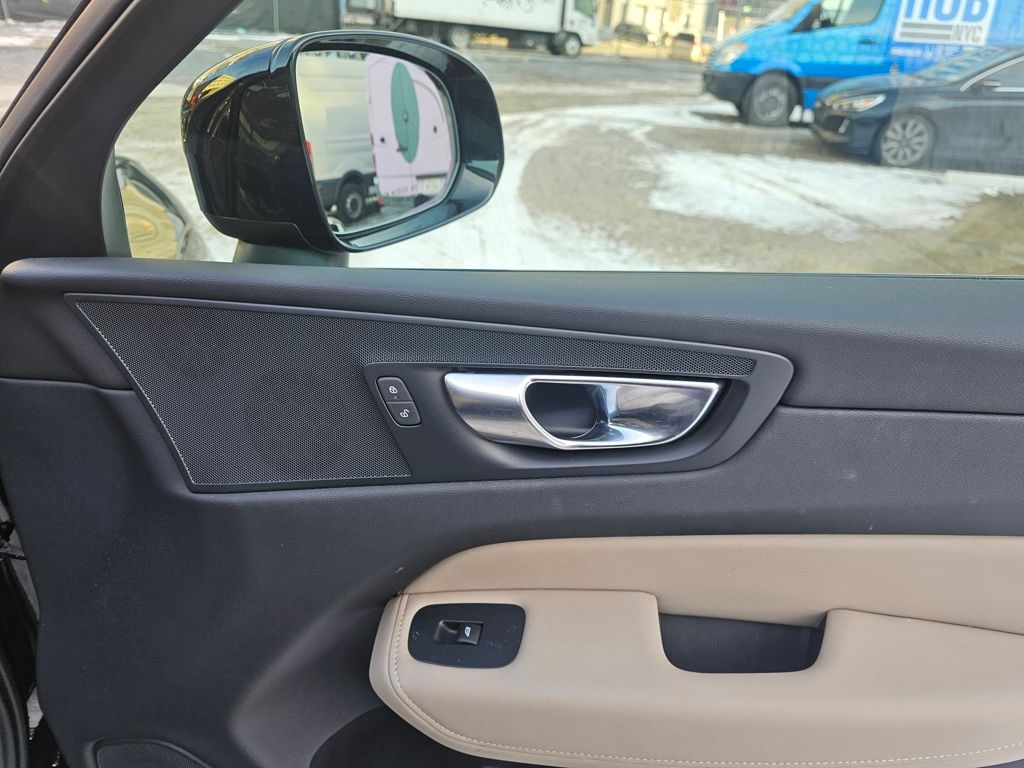 2026 Volvo XC60 Core - Photo 12