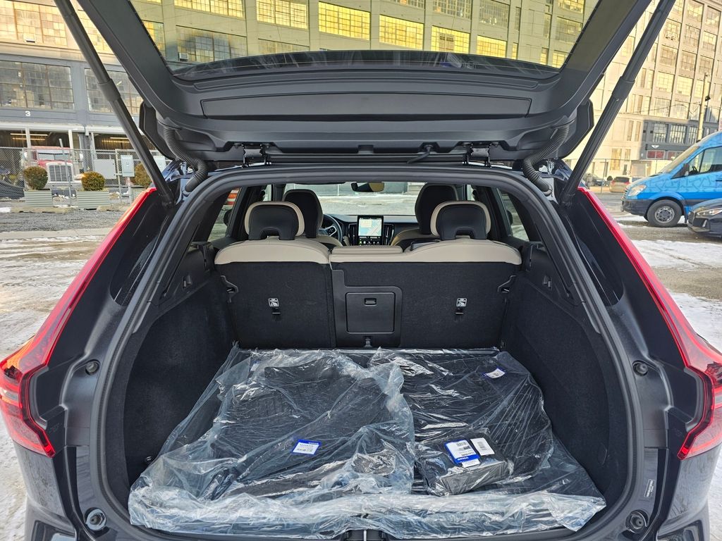 2026 Volvo XC60 Core - Photo 7