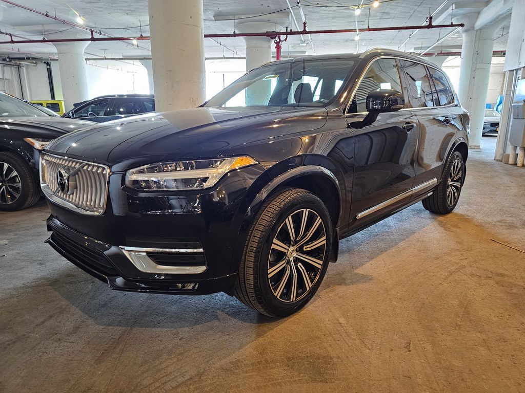 2024 Volvo XC90 B5 Plus Bright theme 4WD's photo