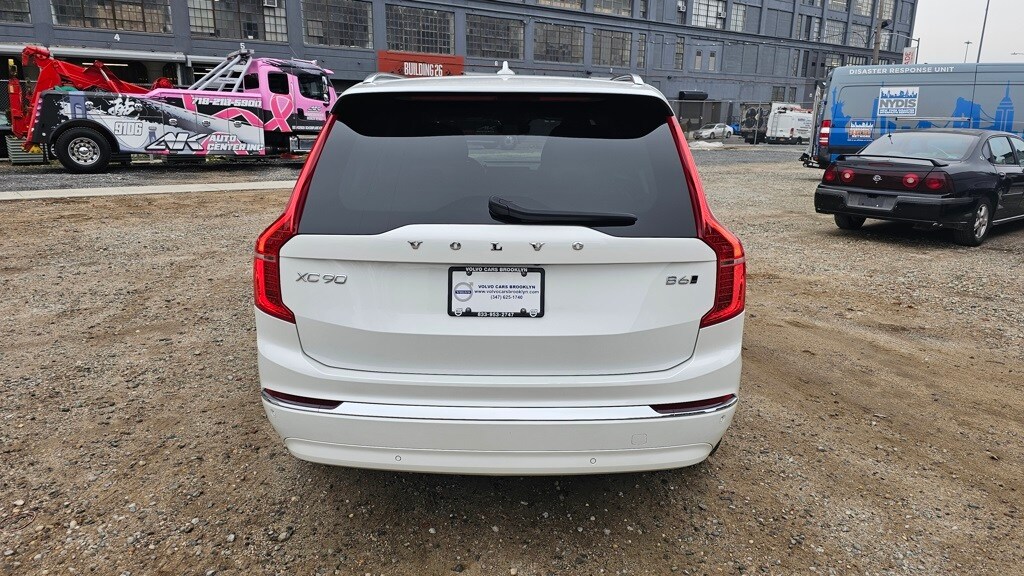 2024 Volvo XC90 Plus photo 2