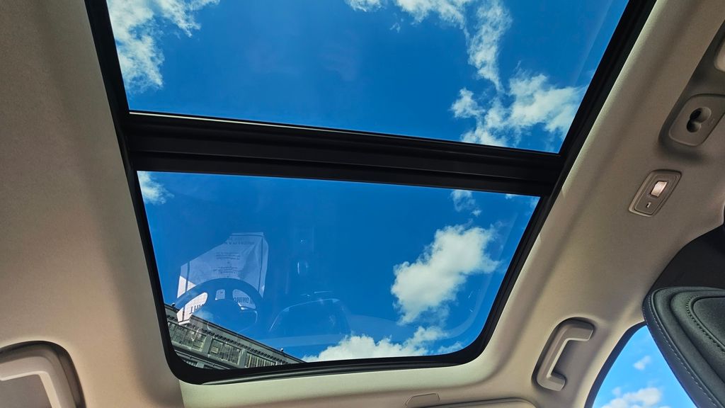 2025 Volvo XC90 Plus - Photo 24