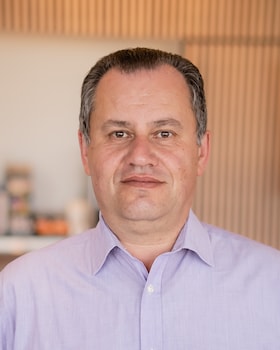 Staff member Alex Talyanskiy from 732b8f3c5784