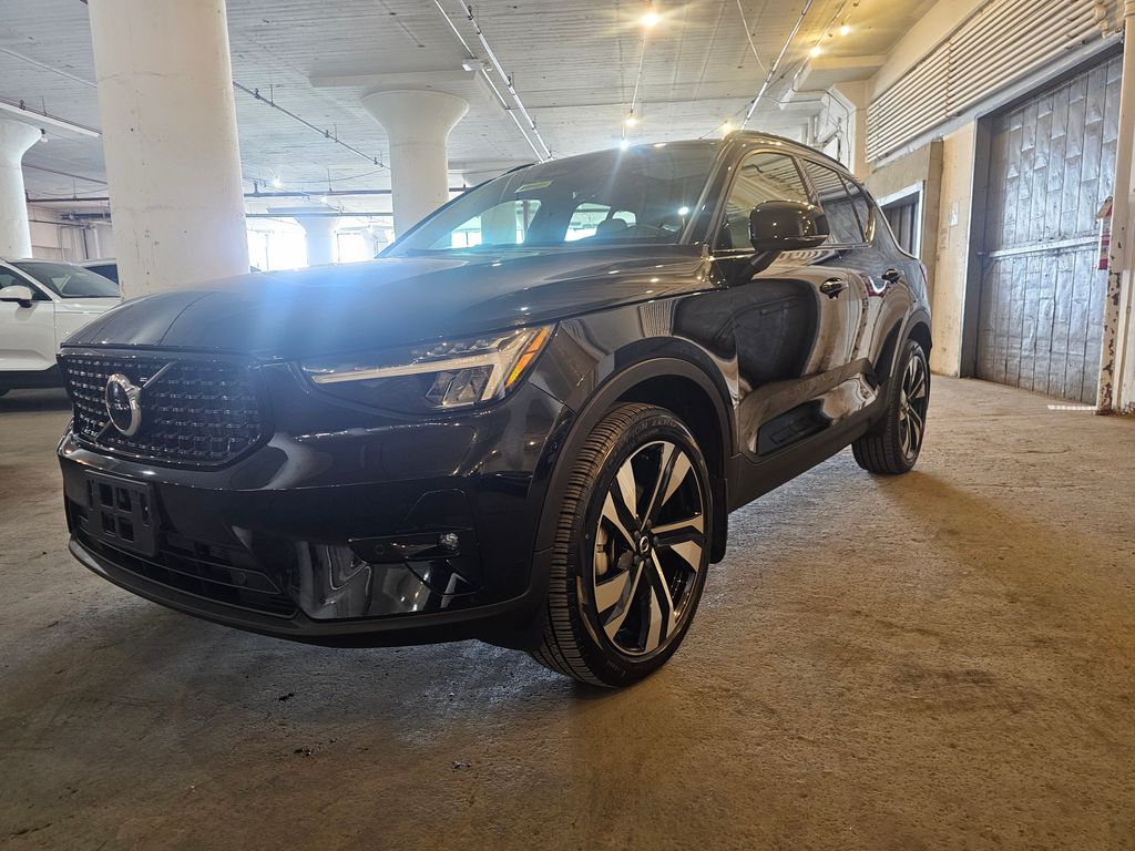 2023 Volvo XC40 Plus
