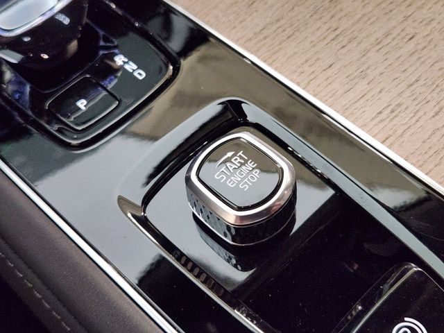 2026 Volvo XC90 Plus - Photo 21