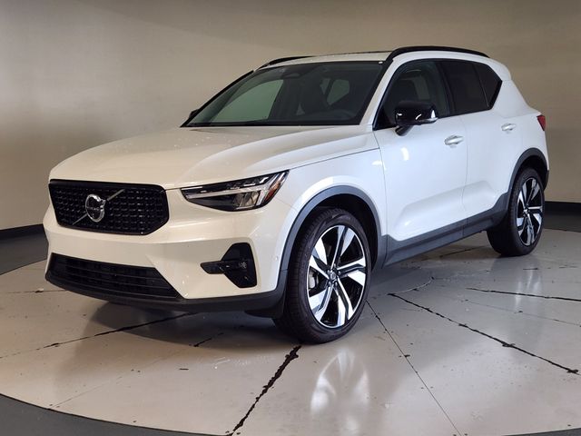 2026 Volvo XC40 Plus