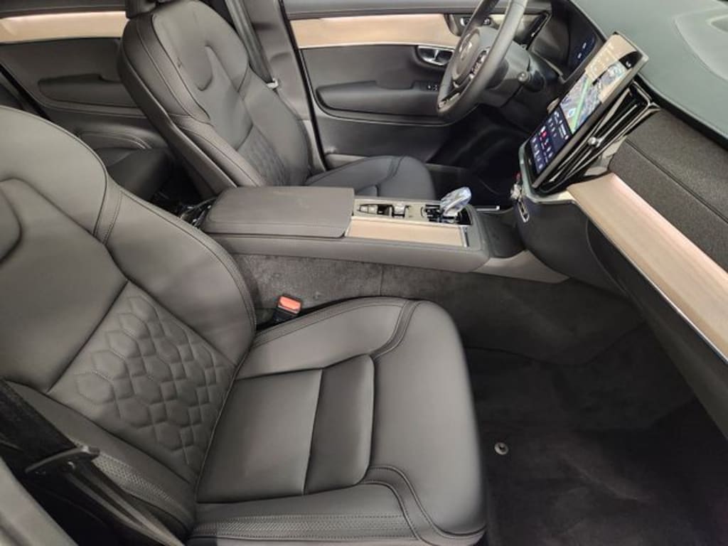 New 2025 Volvo XC90 plug-in hybrid T8 (2025.5) Plus 7-Seater SUV