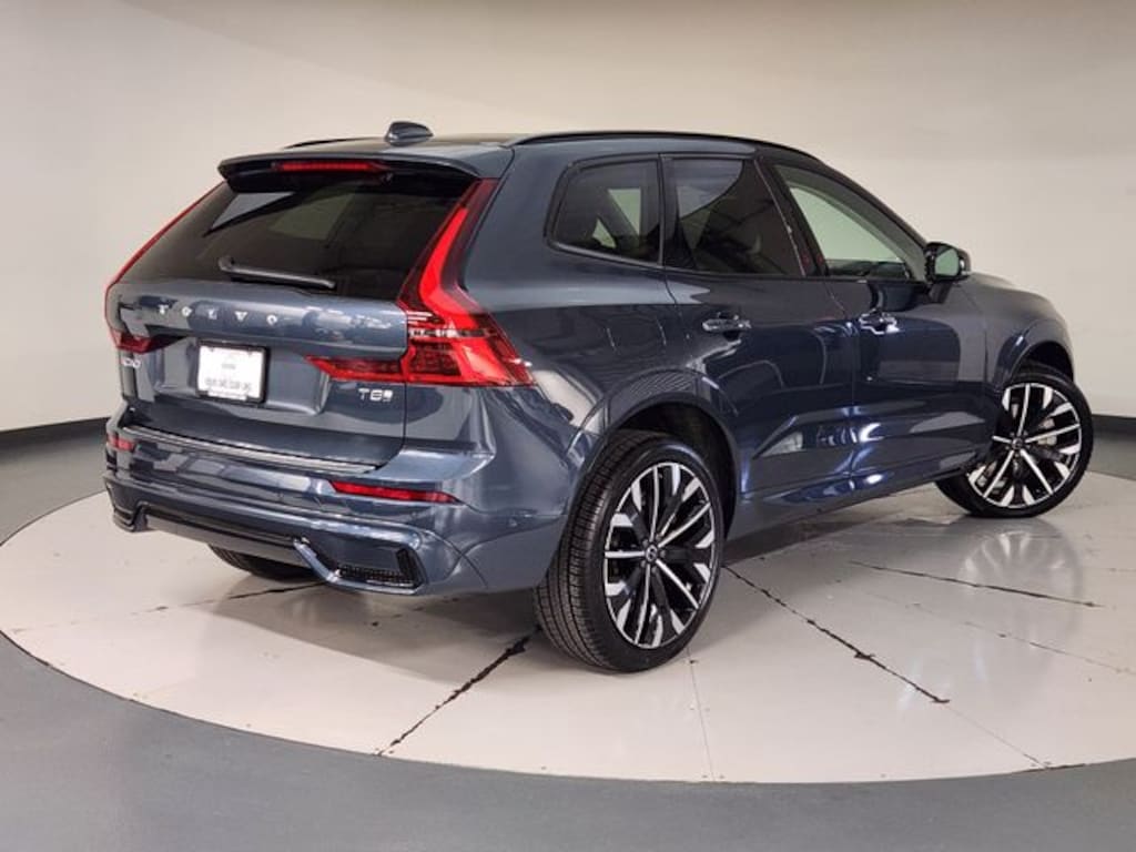 New 2026 Volvo XC60 plug-in hybrid T8 Ultra SUV