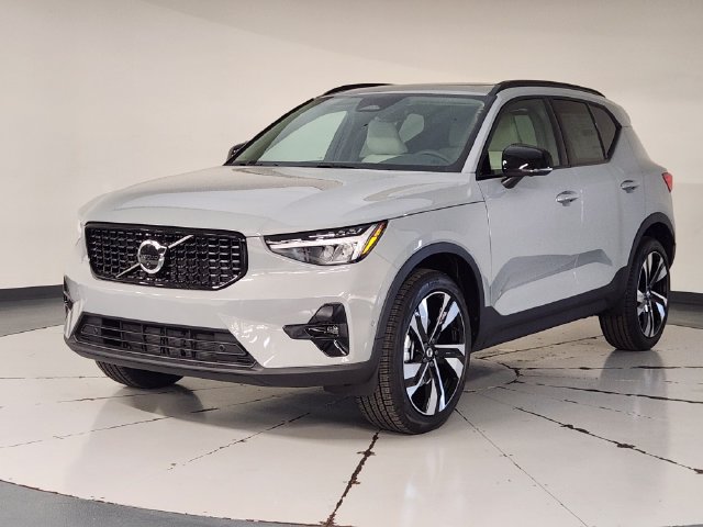 2026 Volvo XC40 Plus