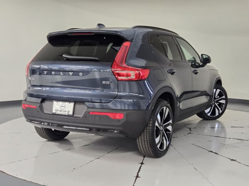 New 2026 Volvo XC40 B5 Plus SUV