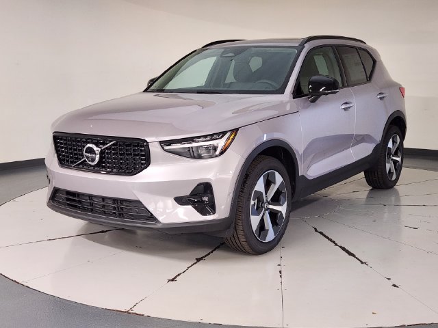 2026 Volvo XC40