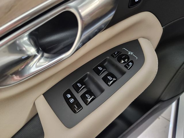 2026 Volvo XC90 Plus - Photo 23