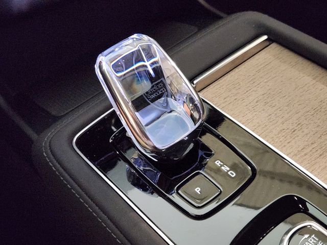 2026 Volvo XC90 Plus - Photo 20