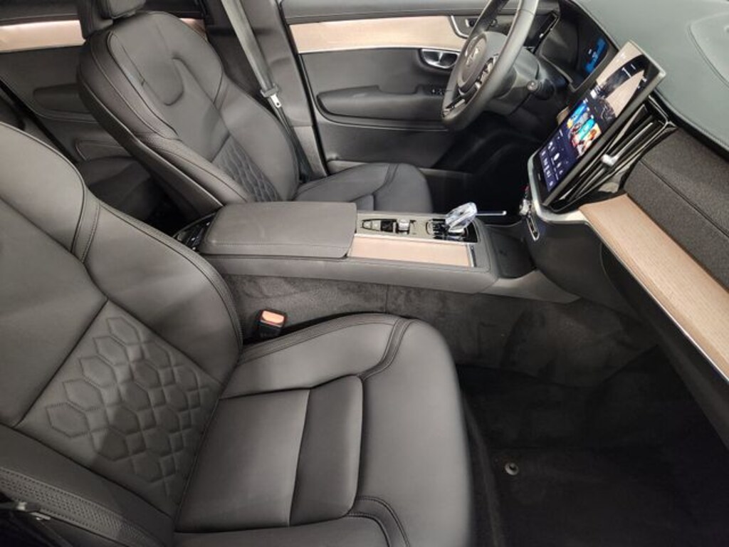 Certified 2025 Volvo XC90 B5 Core SUV