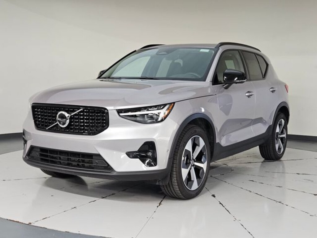 Certified 2026 Volvo XC40 B5 Plus SUV
