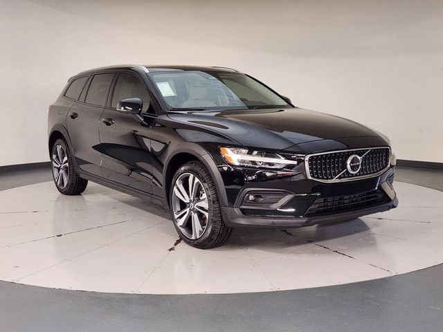 2026 Volvo V60 Cross Country Plus - Photo 7