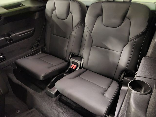 2026 Volvo XC90 Plus - Photo 32