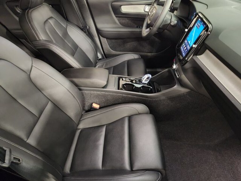 Certified 2026 Volvo XC40 B5 Plus SUV