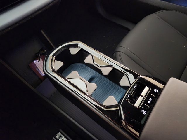2026 Volvo EX30 Ultra - Photo 19