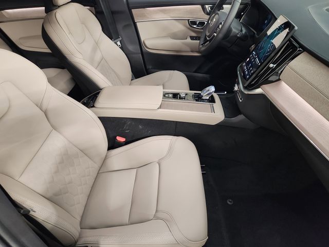 2026 Volvo XC90 Plus - Photo 3