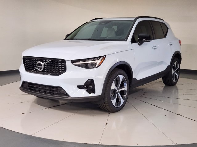 2026 Volvo XC40 Plus
