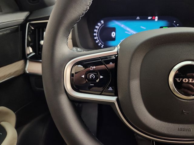2026 Volvo XC90 Plus - Photo 28
