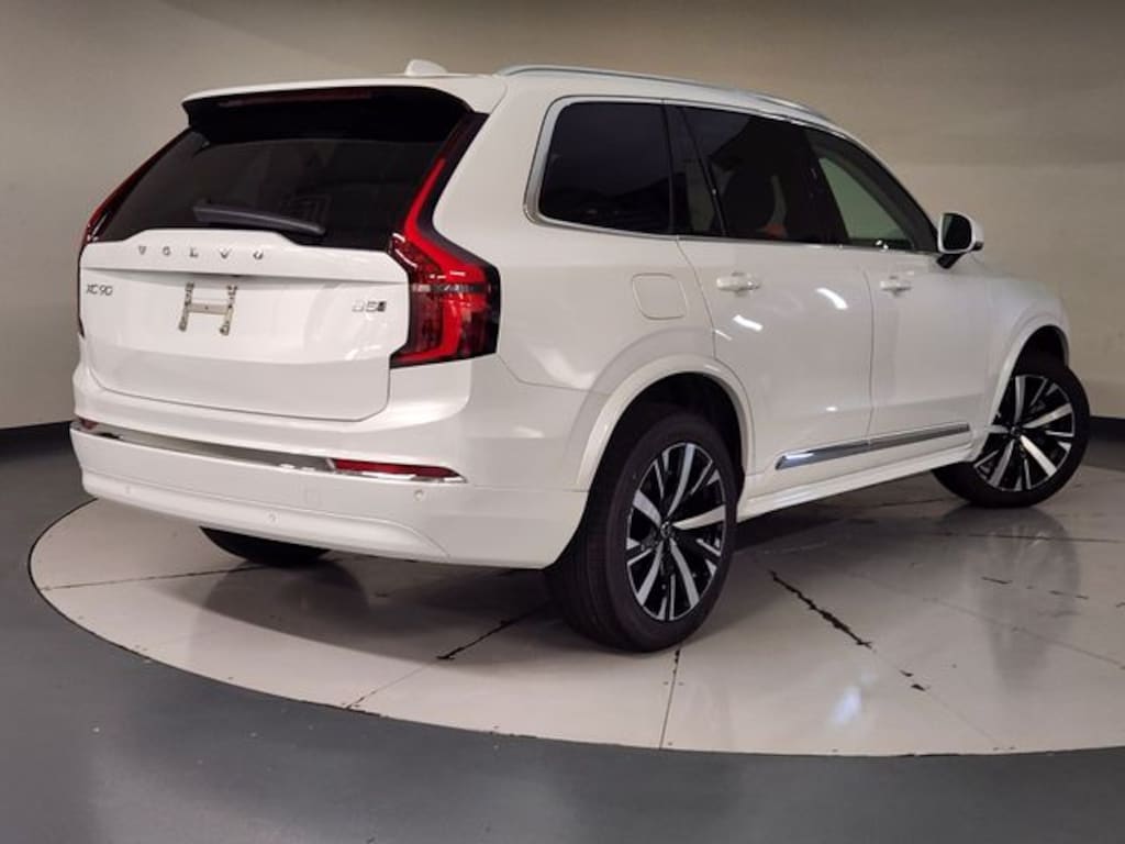 New 2026 Volvo XC90 B5 Core SUV