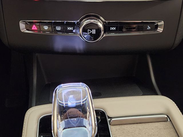 2026 Volvo XC90 Ultra - Photo 18
