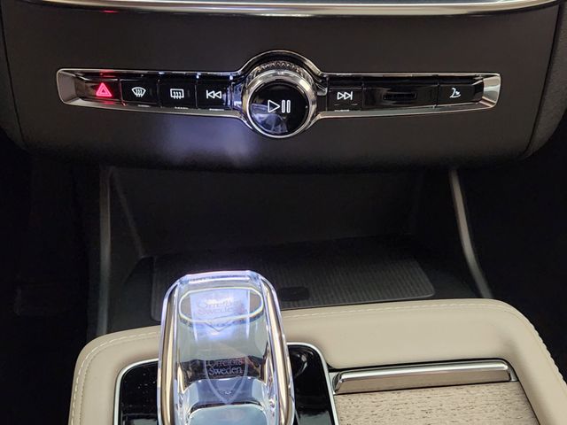 2026 Volvo XC90 Plus - Photo 19