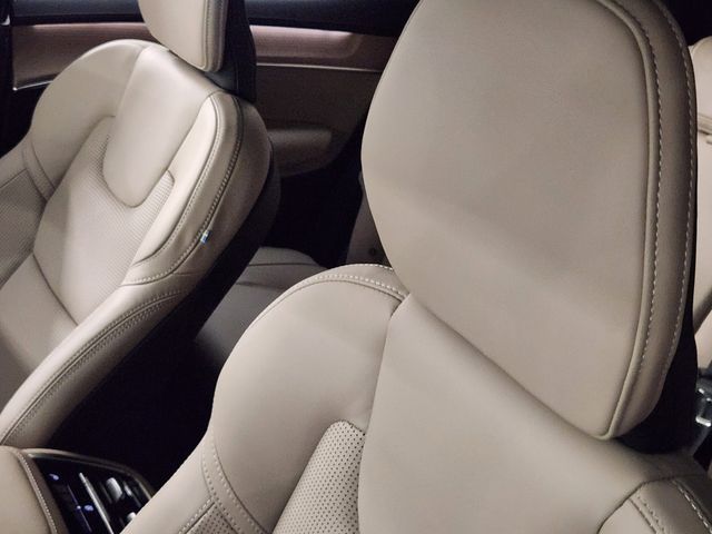 2026 Volvo XC90 Ultra - Photo 14