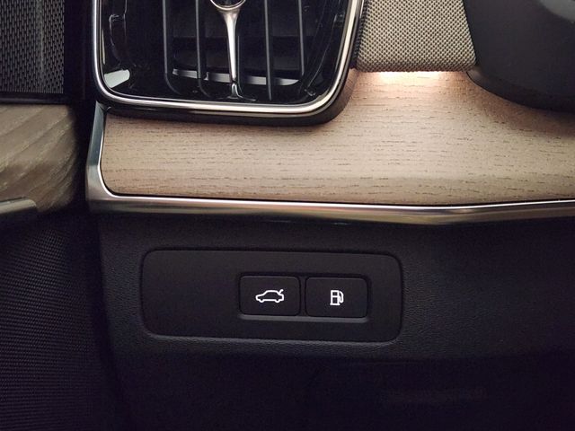 2026 Volvo XC90 Plus - Photo 21