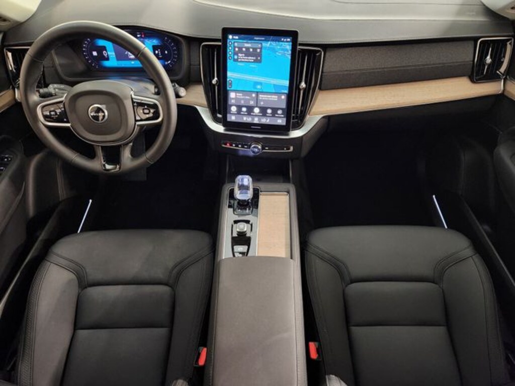 Certified 2025 Volvo XC90 B5 Core SUV