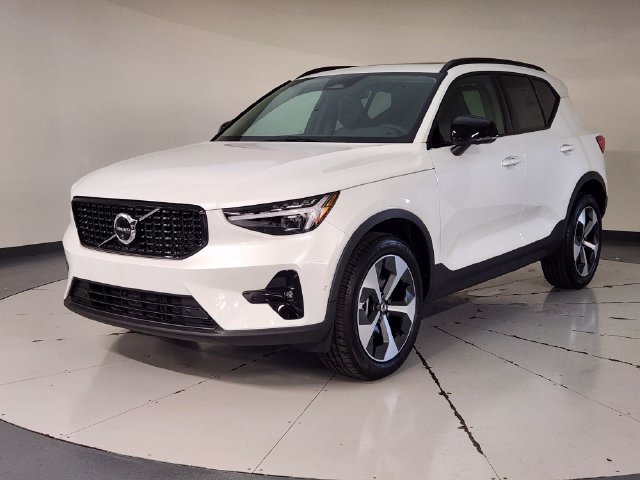 2026 Volvo XC40