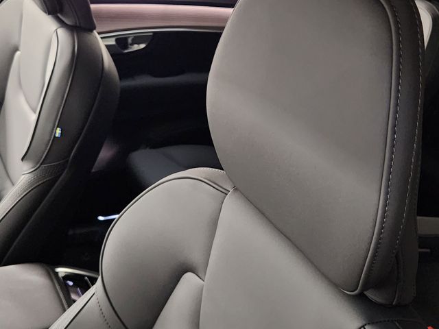 2026 Volvo XC90 Plus - Photo 15