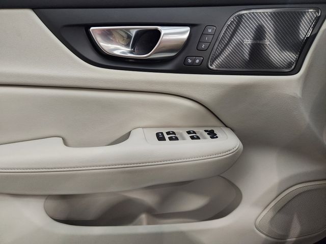 2026 Volvo V60 Cross Country Plus - Photo 24