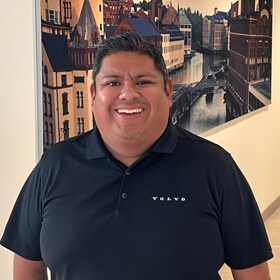 Staff member Mario Jimenez from ID_7a7da4