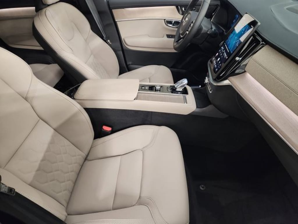 New 2026 Volvo XC90 B6 Plus 7-Seater SUV