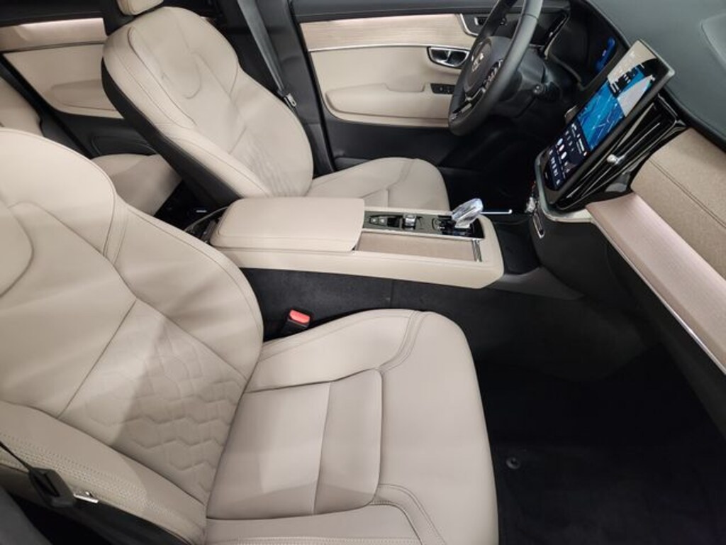 New 2026 Volvo XC90 Plug-In Hybrid T8 Plus SUV