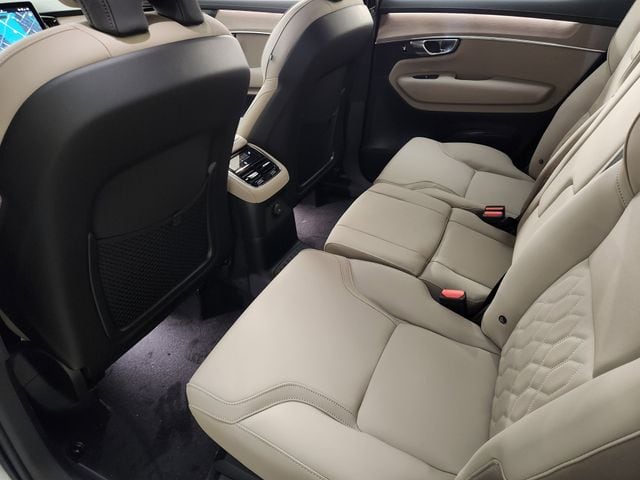 2026 Volvo XC90 Plus - Photo 30