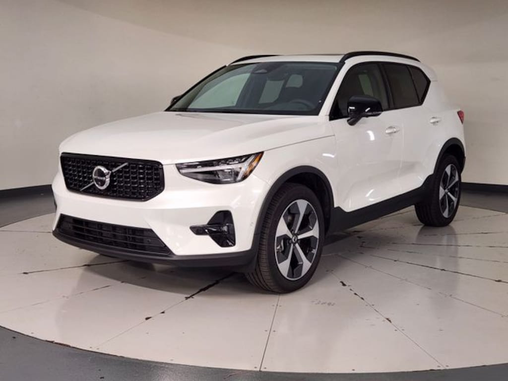 Certified 2026 Volvo XC40 B5 Plus SUV
