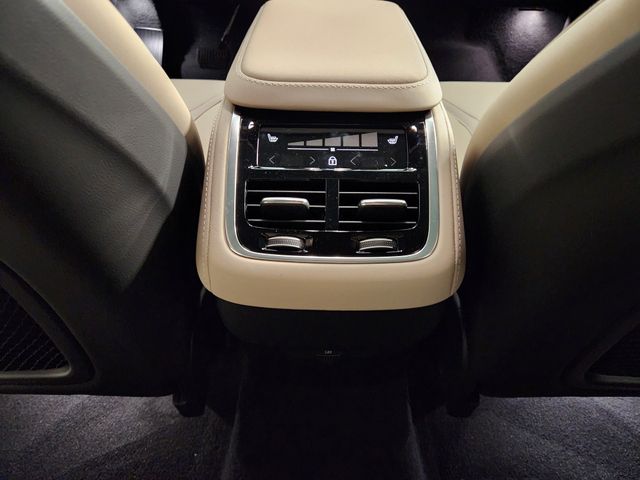 2026 Volvo XC90 Plus - Photo 30