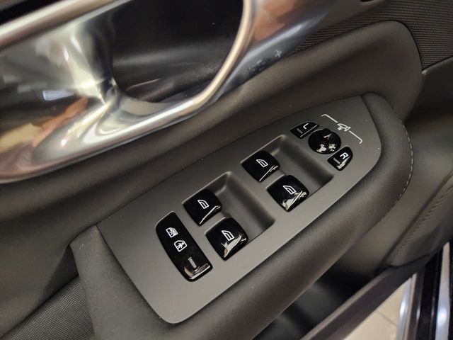 2026 Volvo XC90 Plus - Photo 23