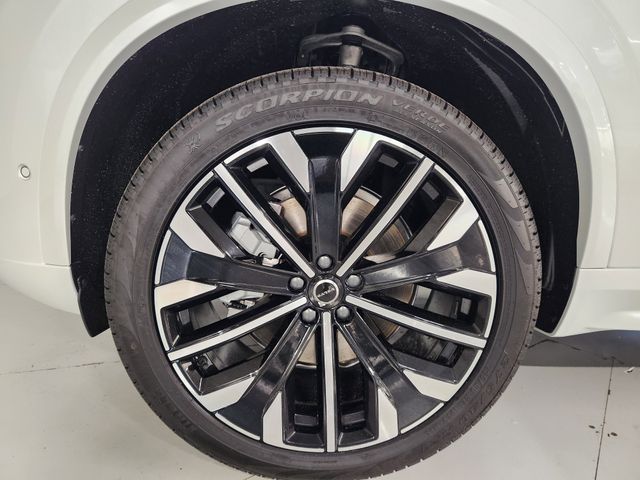 2026 Volvo XC90 Plus - Photo 8