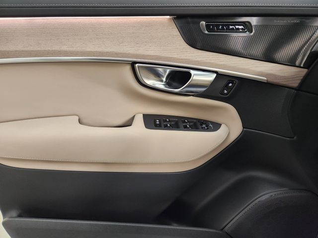 2026 Volvo XC90 Plus - Photo 23