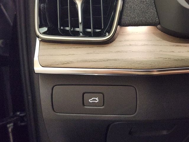 2026 Volvo XC90 Plus - Photo 22