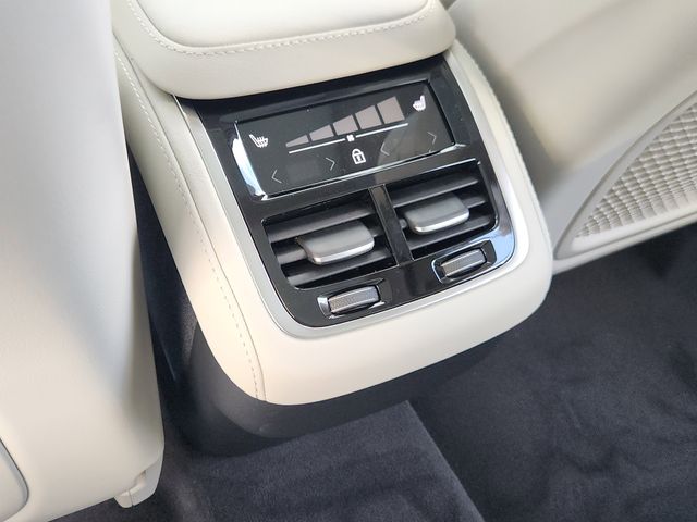 2026 Volvo XC90 Ultra - Photo 28