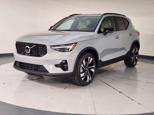 New 2026 Volvo XC40 B5 Ultra